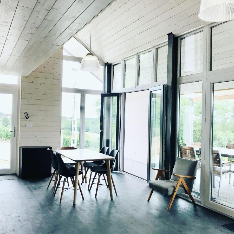 Wine & Space Lodge At Lake Balaton Balatonlelle Exterior foto