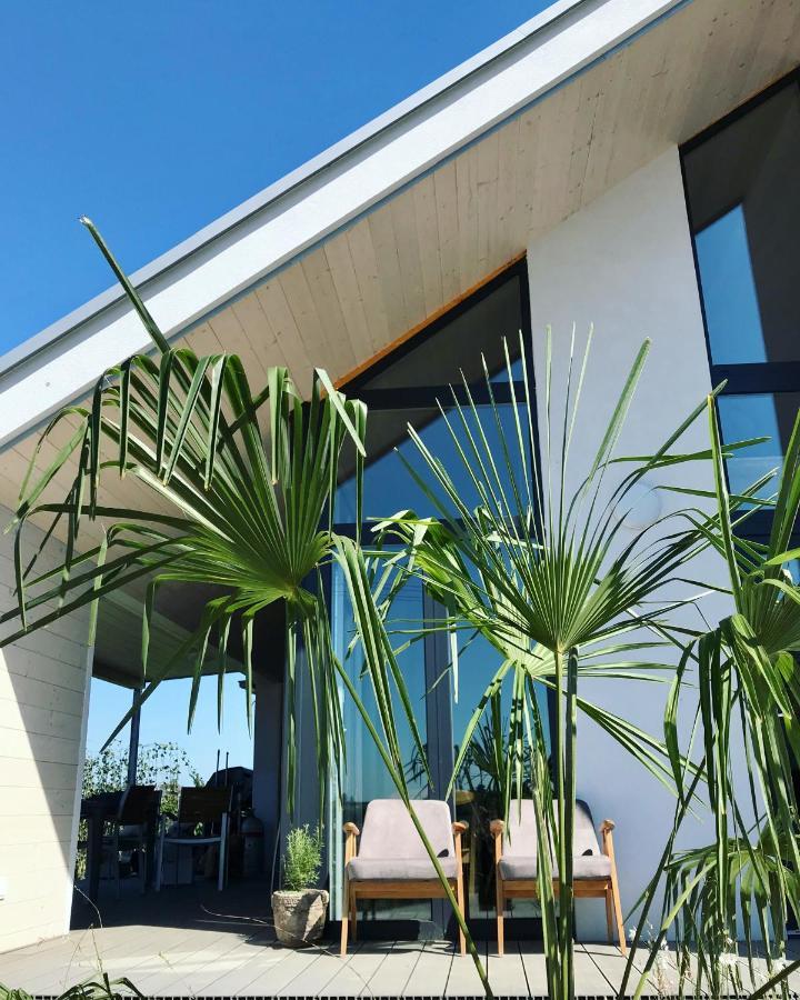 Wine & Space Lodge At Lake Balaton Balatonlelle Exterior foto